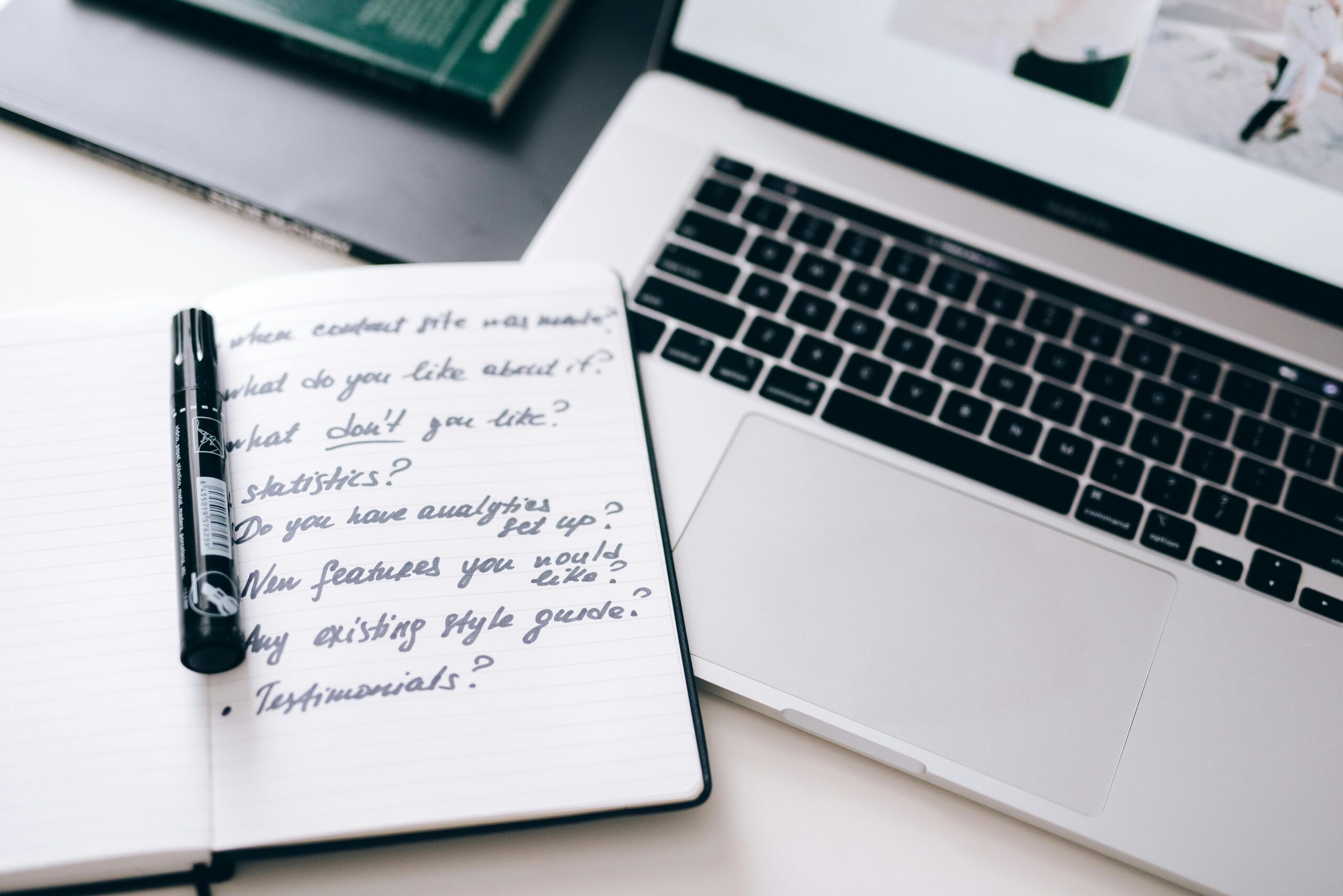 Read more about the article The Ultimate Guide to Choosing the Best Content Writing Services